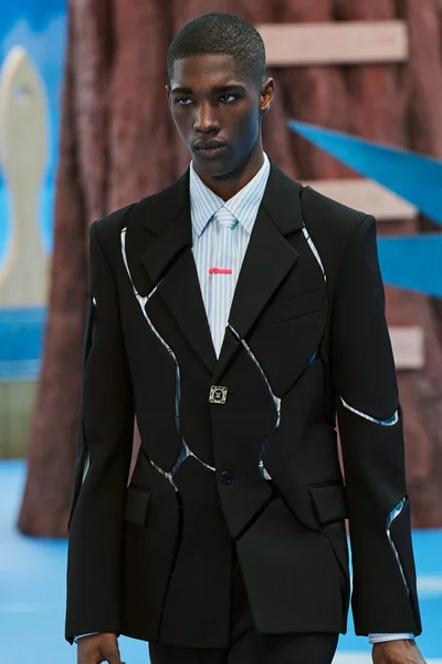 Look 27